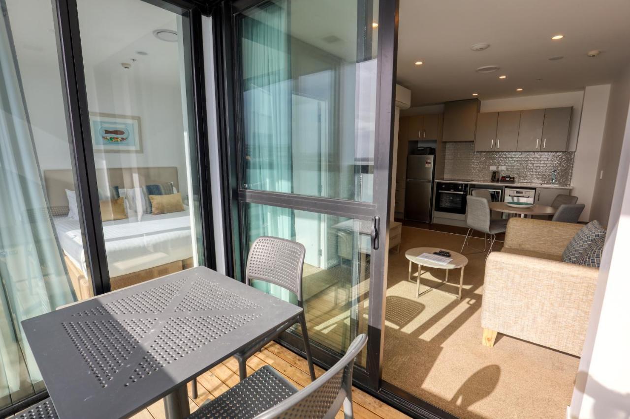 Ramada Suites By Wyndham Victoria Street West Auckland Exterior foto